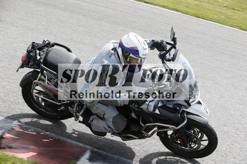 /Archiv-2025/10 23.04.2025 Cornu Master School ADR/gruen-vert/0